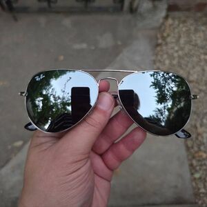 Ray-Ban Aviator Silver Mirrored Lenses and Metal Frame RB3025 Sunglasses. 55 21